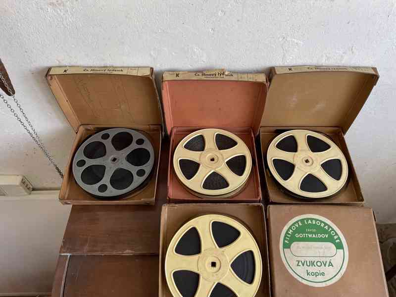 Staré filmové pásky týdeníky - foto 2