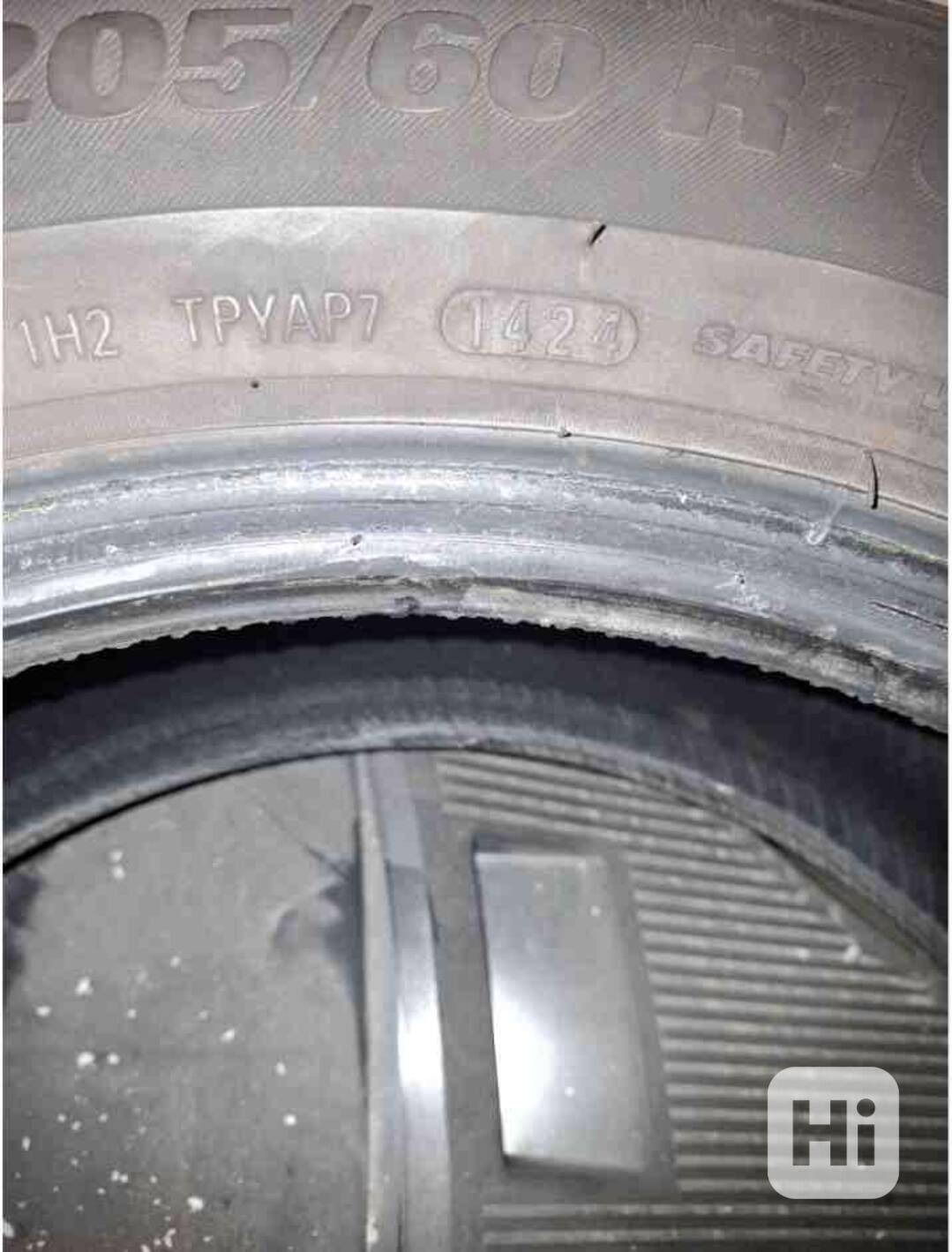  Prodám LEVNĚ téměř nové 4x pneu Kumho Ecsta PS71 205/60 R16 - foto 1