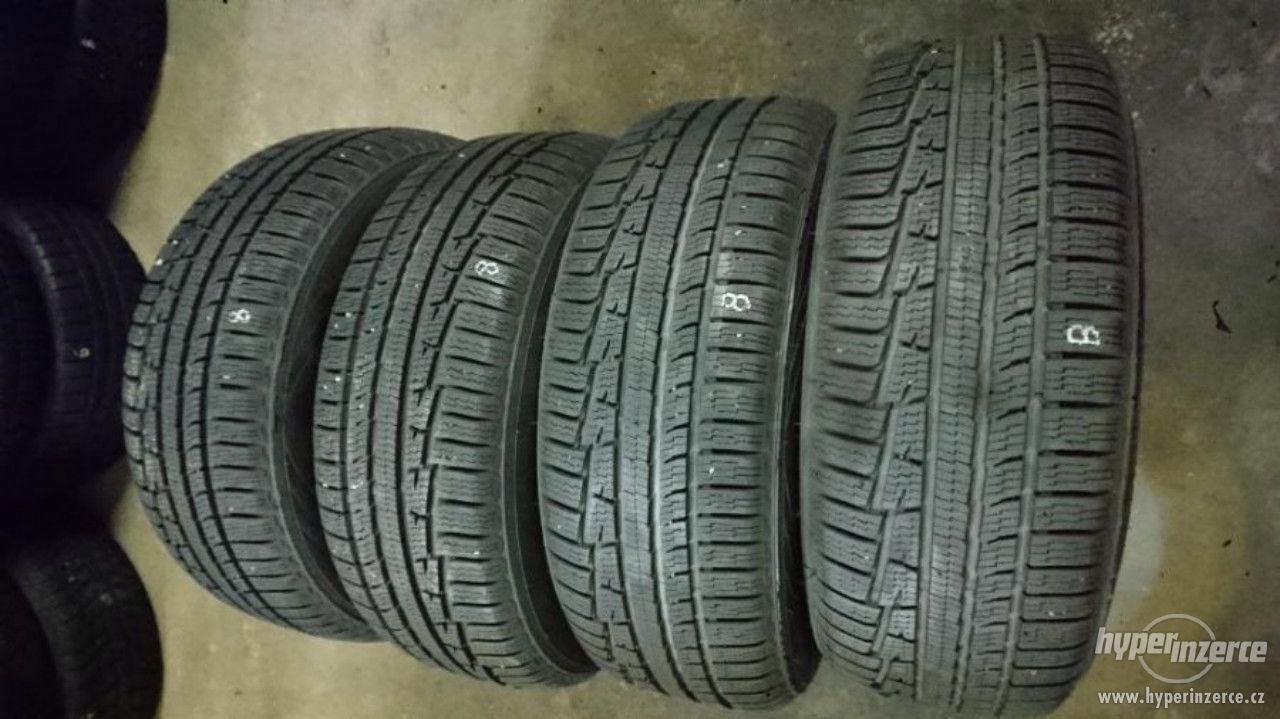 Zimní pneumatiky 225/55 R17 Nokian 8mm - foto 1