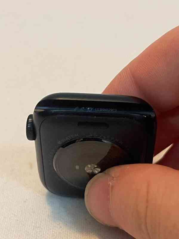 Apple Watch SE 2. gen GPS 40 mm – iCloud OFF – vadný disp... - foto 4