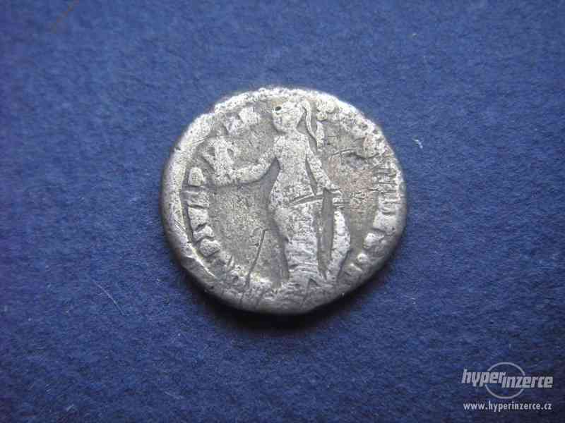 Denár AR Antoninus Pius, RIC 9a - foto 2