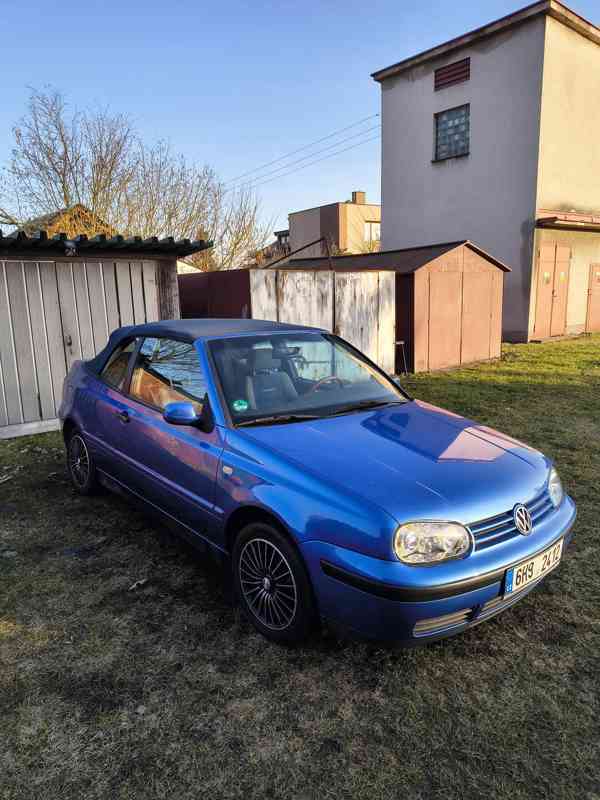 VW Golf 4 (3,5) Cabrio 2.0 85kw manuál - foto 2