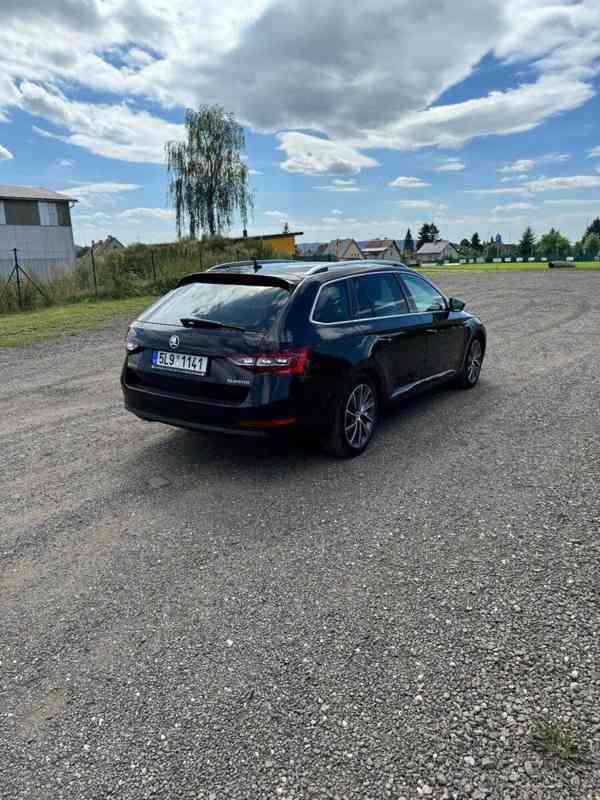 Škoda Superb 3,2   3,2.0 TDI Laurin a Kle - foto 13