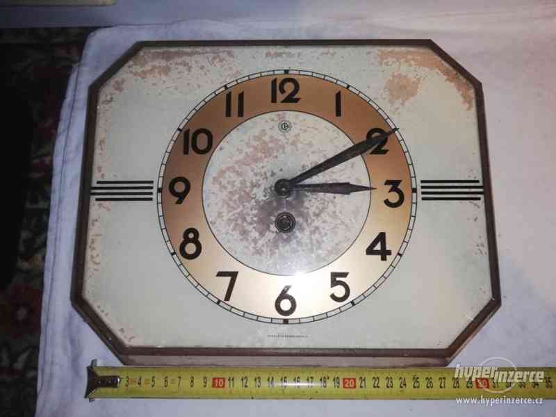 Kuchyňské hodiny - zn. C H Made in Czechoslovakia - foto 1