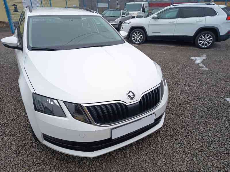 ŠKODA Octavia Combi 1,6TDI Ambition ČR 1 majitel DPH  - foto 1