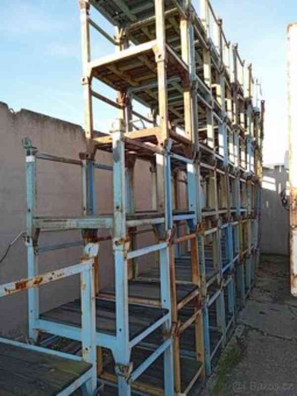 stohovatelné palety - foto 2