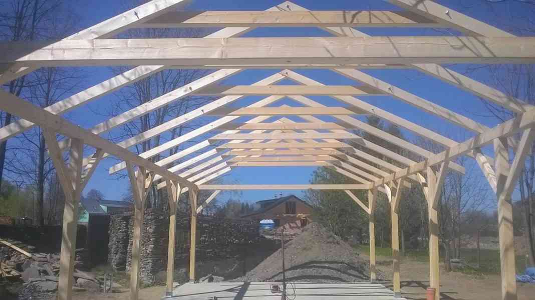 Dřevěný přístřešek, garážové stání  - foto 2