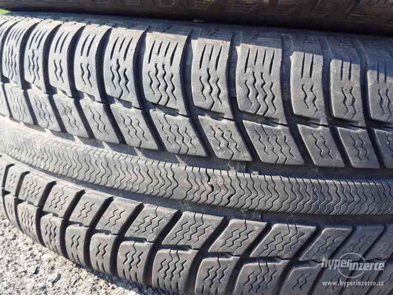 Zimní Alu Mercedes B, Bridgestone a Michelin 205/55R16, 8mm - foto 9