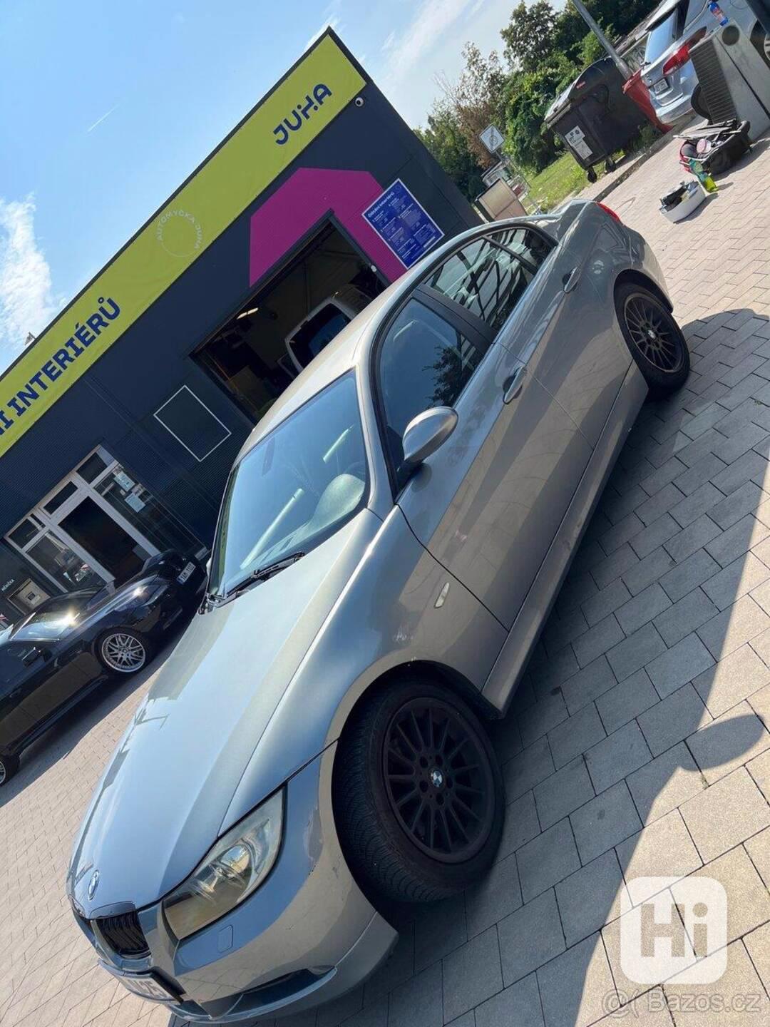 BMW Řada 3 318i E90 2008 - foto 1