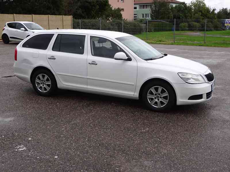 Škoda Octavia 1.6 TDI Combi r.v.2011(77 kw) Koupeno v ČR  - foto 2