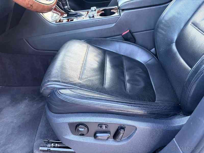 Volkswagen Touareg 3,0 - foto 13