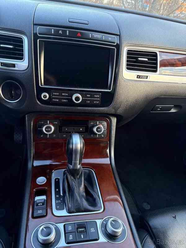 Volkswagen Touareg 3,0 - foto 14