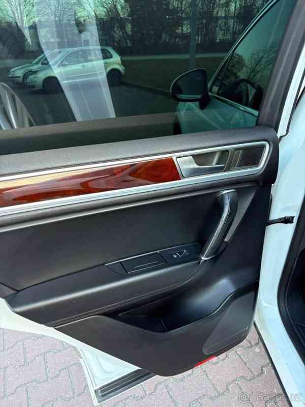 Volkswagen Touareg 3,0 - foto 18