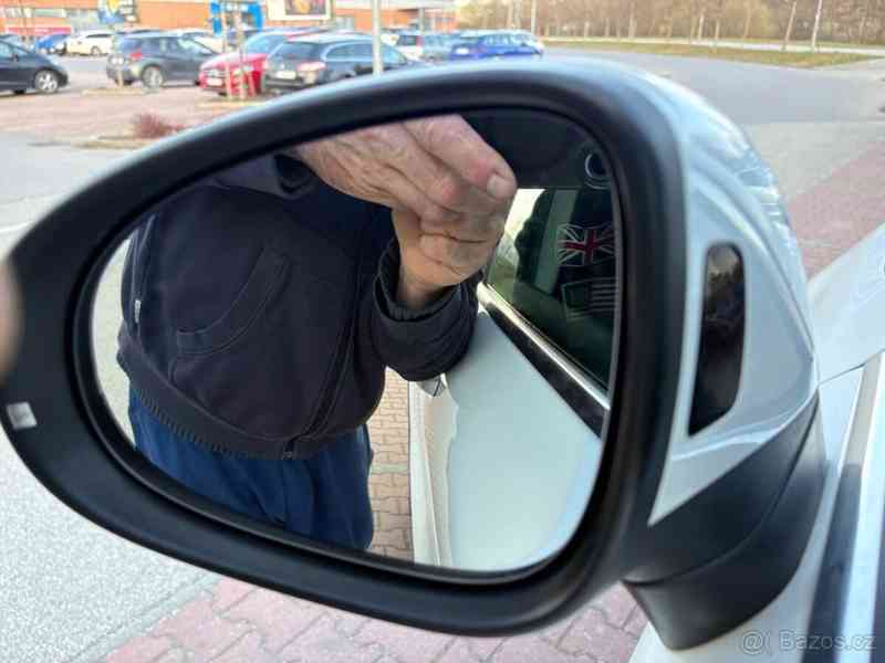 Volkswagen Touareg 3,0 - foto 22