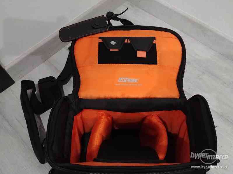Nikon D3100 + kompletní fotografický set - foto 12
