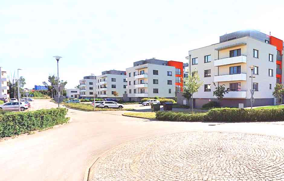 Prodám KRYTÉ GARÁŽOVÉ STÁNÍ ve Slavkově u Brna, Zelnice II.  - foto 10