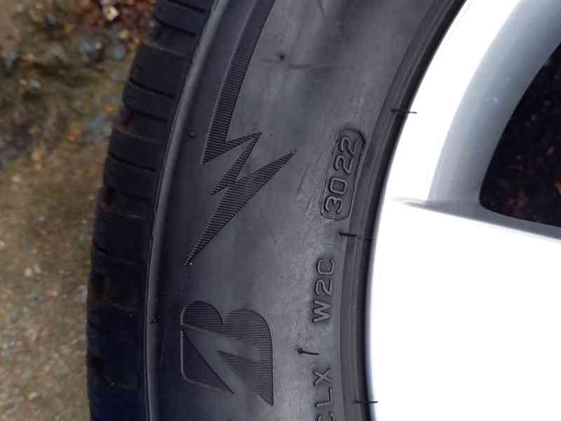 Š.Fabia IV/VW Polo. S.Ibiza -NOVÁ zimní ALU sada 185/65R15 - foto 23