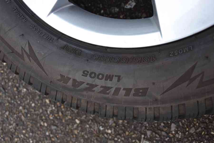 Š.Fabia IV/VW Polo. S.Ibiza -NOVÁ zimní ALU sada 185/65R15 - foto 9