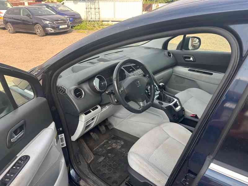Peugeot 5008 2,0 HDI 110KW RHE r.2010 prodám díly - foto 5