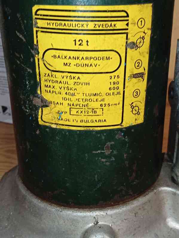 Hydraulický zvedák (panenka) - foto 2