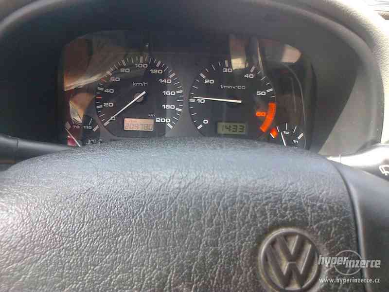 VW Caddy 1,6 benzin 5 míst, 2.majitel - foto 7