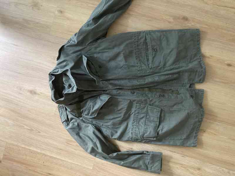 Vojenské kalhoty a kabát