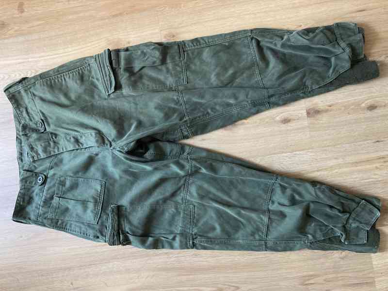 Vojenské kalhoty a kabát - foto 4