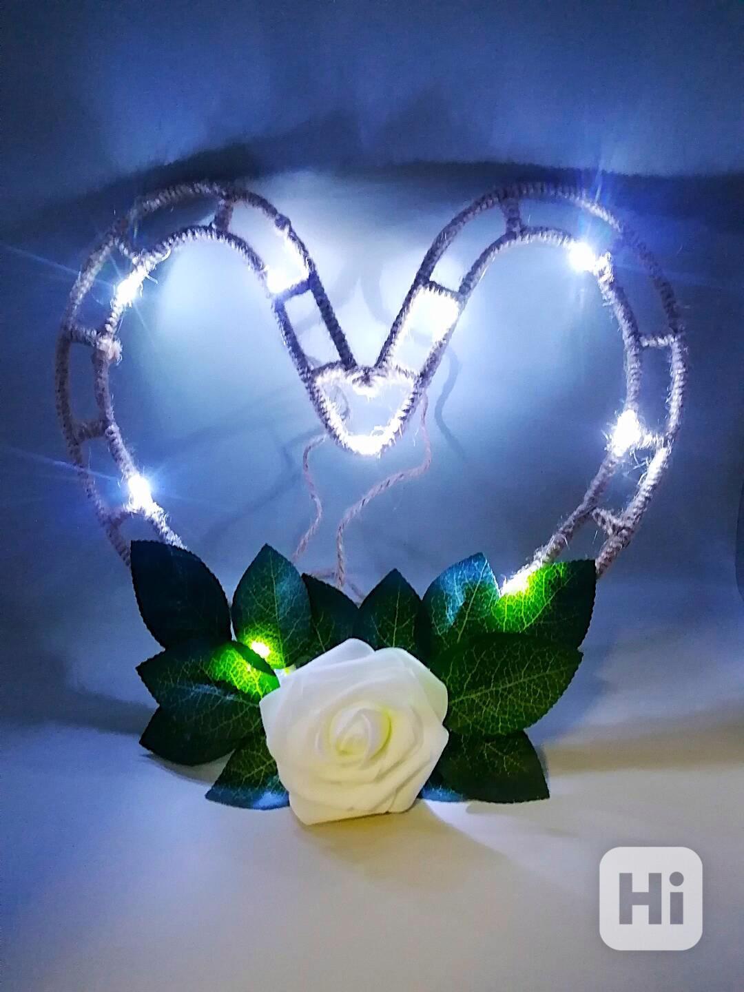 Malé srdce s pěnovými růžemi (Bílé) - Svítící  - foto 1