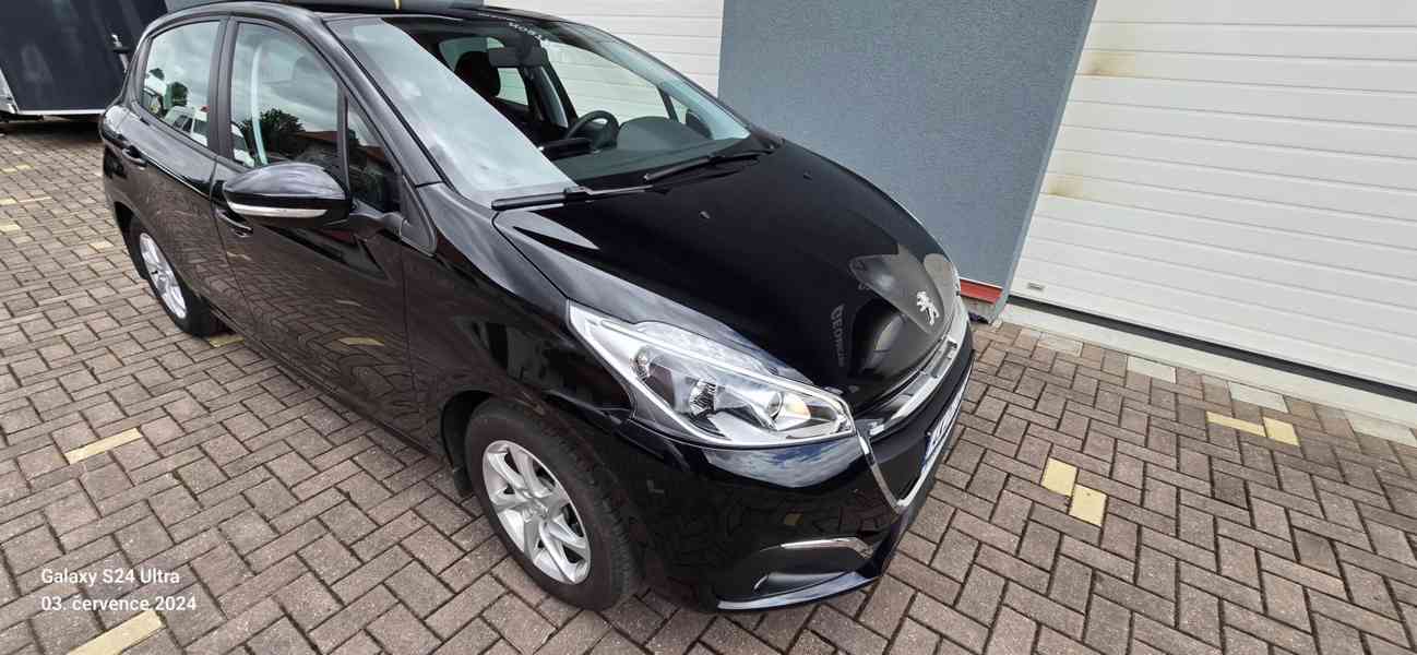 Peugeot 208 1,2 VTi PureTech najeto pouhých 22.000 km - foto 14