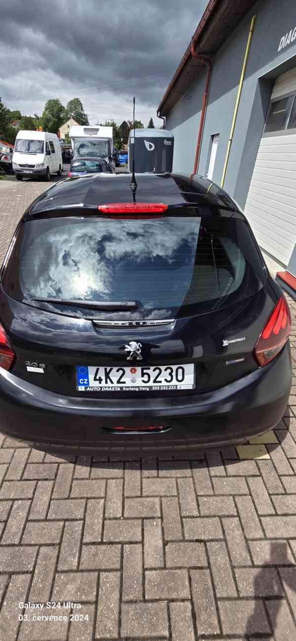 Peugeot 208 1,2 VTi PureTech najeto pouhých 22.000 km - foto 4