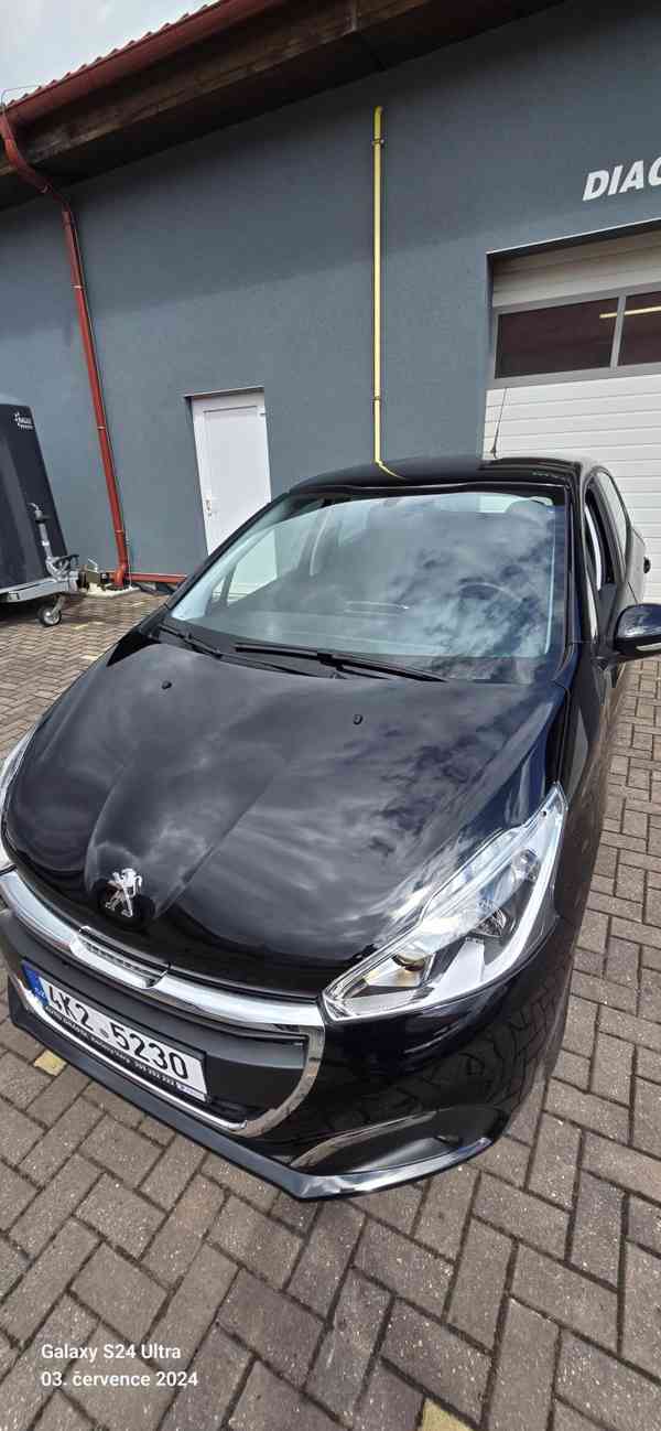 Peugeot 208 1,2 VTi PureTech najeto pouhých 22.000 km - foto 2