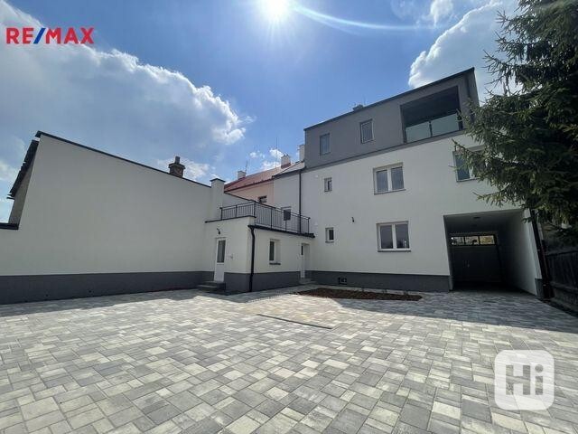 Nový podkrovní byt 3+kk s prosklenou lodžií, parkovacím stáním a zahradou, Staškova, Olomouc-Holice - foto 51