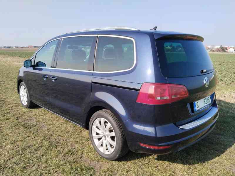 VW Sharan 2,0tdi,103kw,2013,serviska,kůže,bixenon,7 mistny - foto 18