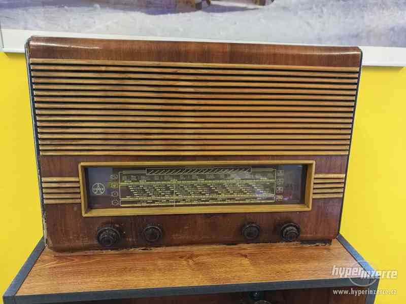 Staré rádio Tesla 602