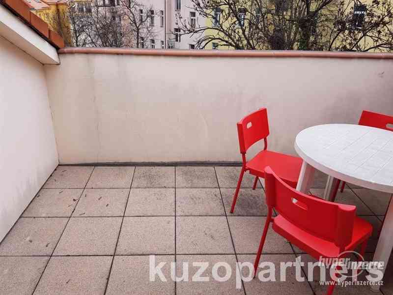 Krásný nezařízený byt 2+1, 92m2 + terasa 8m2, Praha 2 - Vinohrady, ul. Vozová (U Rajské Zahrady) - foto 7