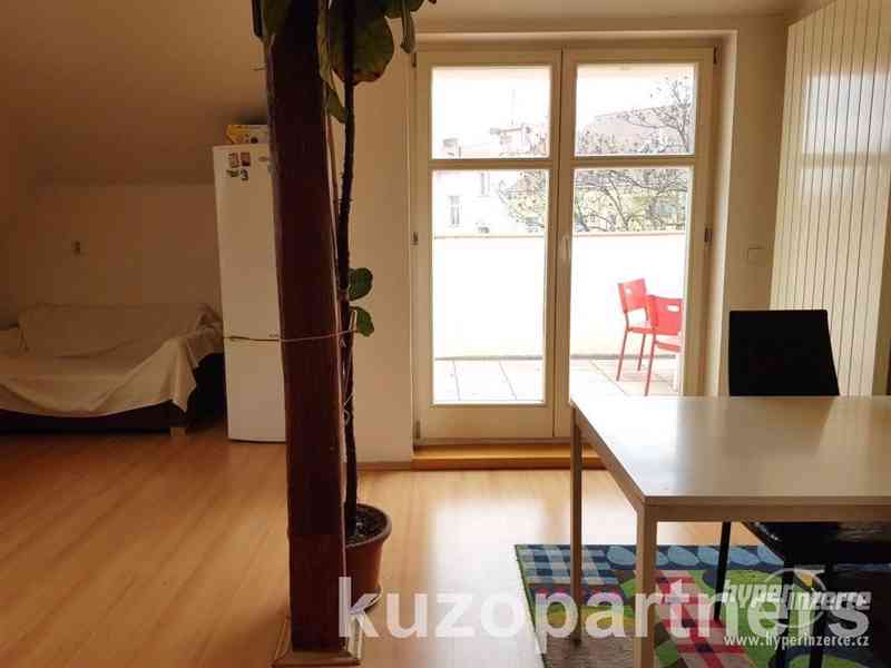 Krásný nezařízený byt 2+1, 92m2 + terasa 8m2, Praha 2 - Vinohrady, ul. Vozová (U Rajské Zahrady) - foto 25