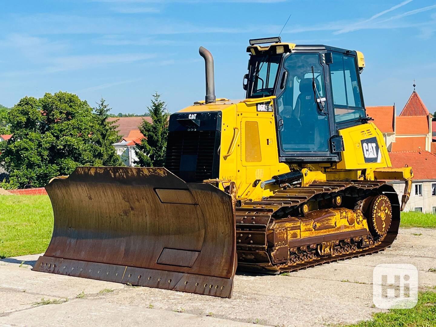 Buldozer Caterpillar D6 (Možnost leasingu) - foto 1