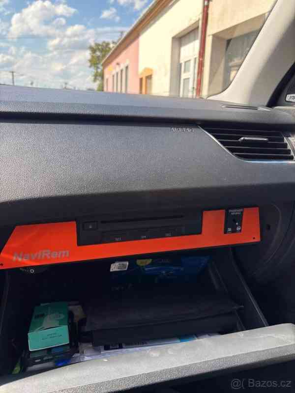 Škoda Octavia 1,6   TDI Greentech 85kW Style Bus. - foto 14
