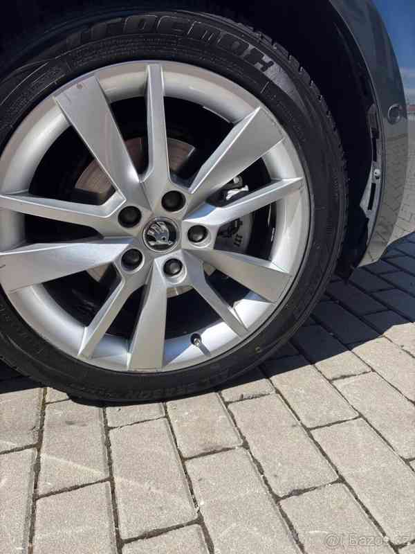 Škoda Octavia 1,6   TDI Greentech 85kW Style Bus. - foto 8