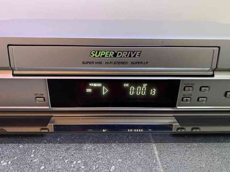 S-VHS-ET videorekordér Panasonic NV-HS830 v TOP stavu - foto 3