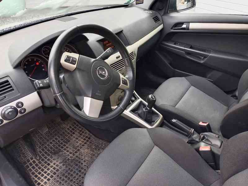 Opel Astra H 1.6 77Kw RV.2007 - NOVÁ STK - foto 3