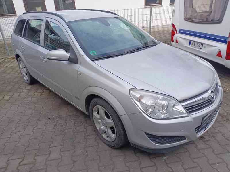 Opel Astra H 1.6 77Kw RV.2007 - NOVÁ STK - foto 2
