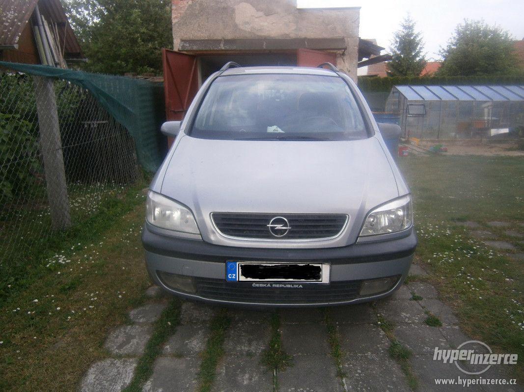 Opel Zafira bouraná,pojízdná - foto 1