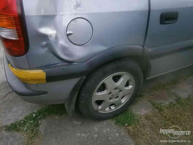Opel Zafira bouraná,pojízdná - foto 4