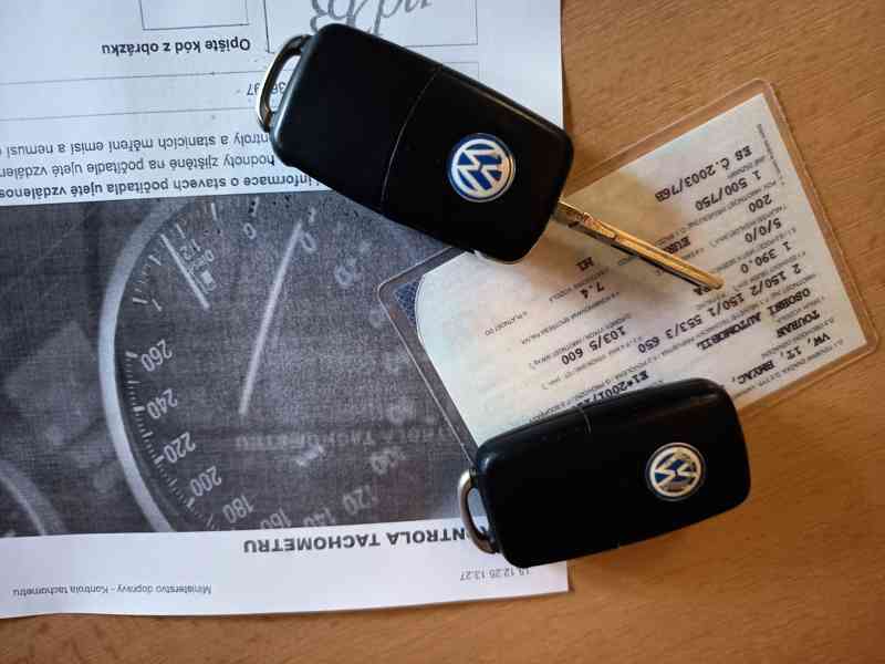 Volkswagen Touran 1,4TSI Comfortline 103kw - foto 27