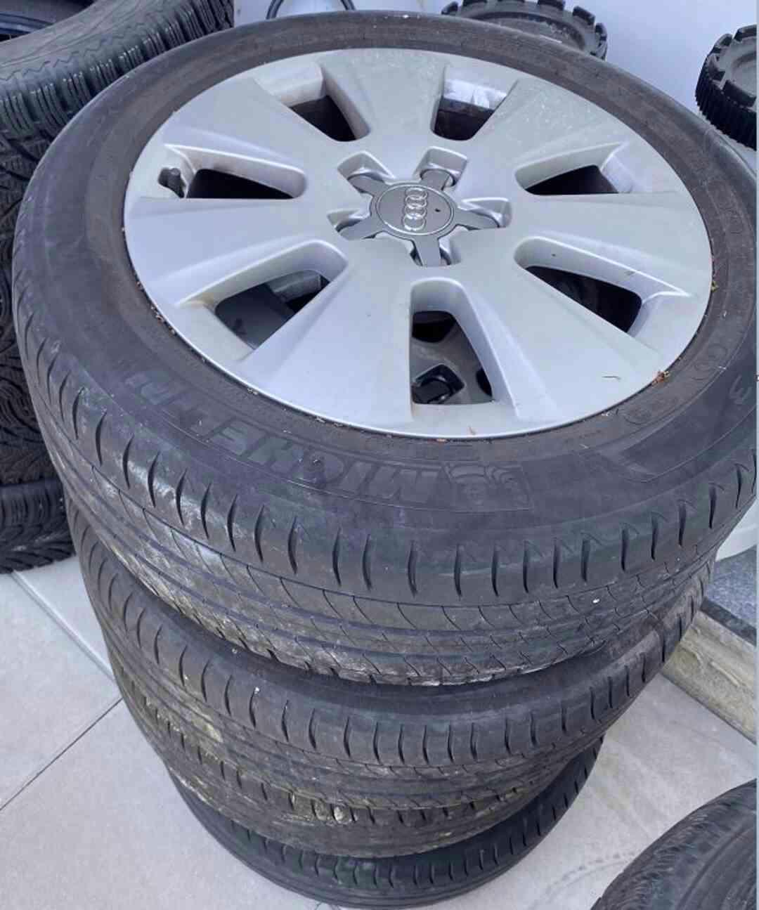 Orig. sada alu. kol z audi A4, rozměr 17 - foto 1