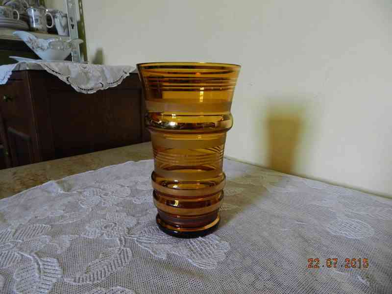 Krásná žlutá skleněná váza - foto 3