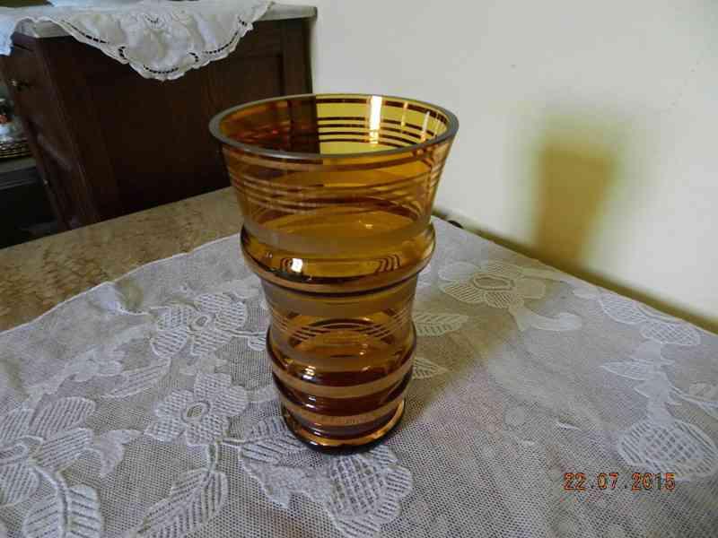 Krásná žlutá skleněná váza - foto 4