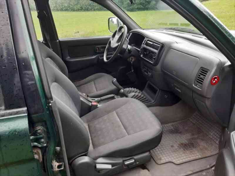 Mitsubishi L200 2,5 - foto 8