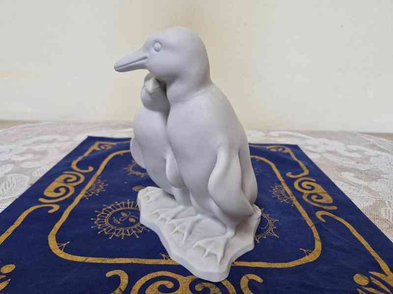 Hezká bílá Soška Tučňáci Bohemia Nová Role - foto 2